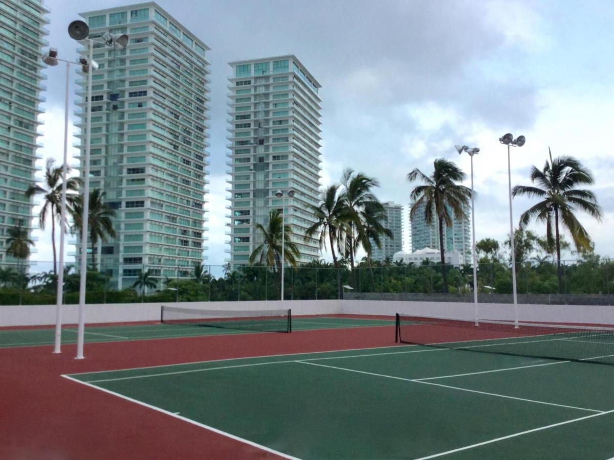 Apartamentos Grand Venetian Puerto Vallarta Bagian luar foto