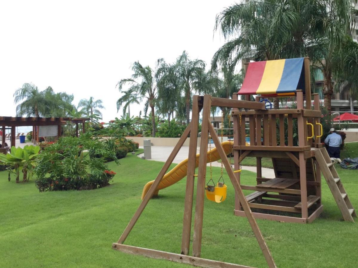 Apartamentos Grand Venetian Puerto Vallarta Bagian luar foto