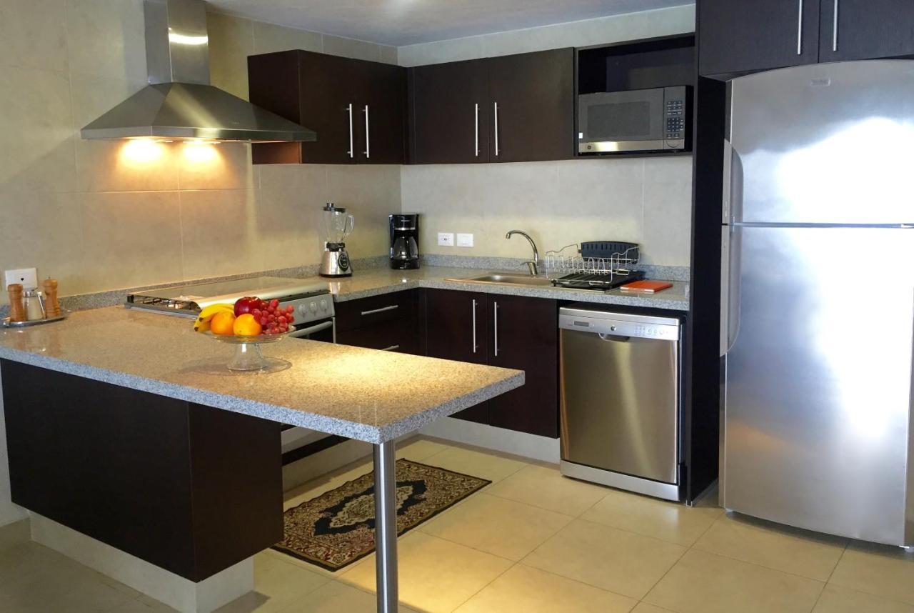 Apartamentos Grand Venetian Puerto Vallarta Bagian luar foto