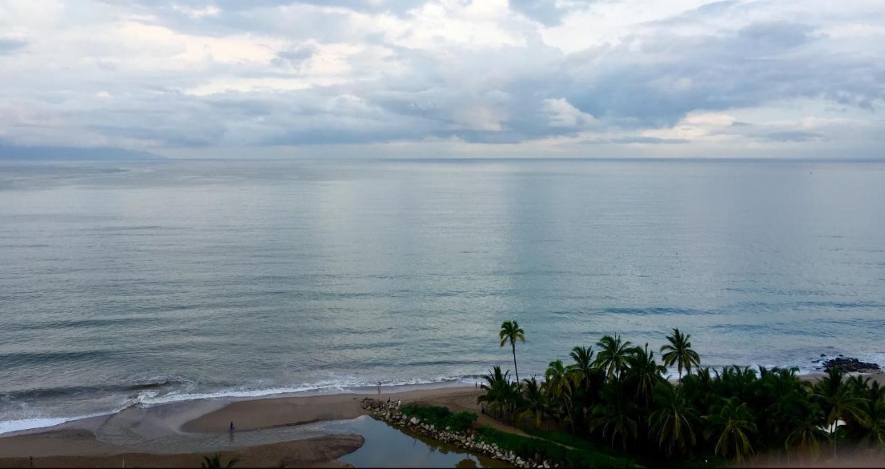 Apartamentos Grand Venetian Puerto Vallarta Bagian luar foto