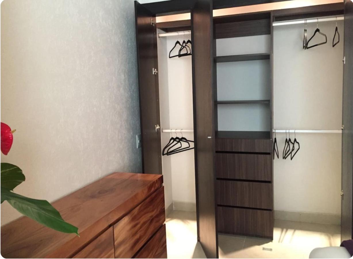Apartamentos Grand Venetian Puerto Vallarta Bagian luar foto