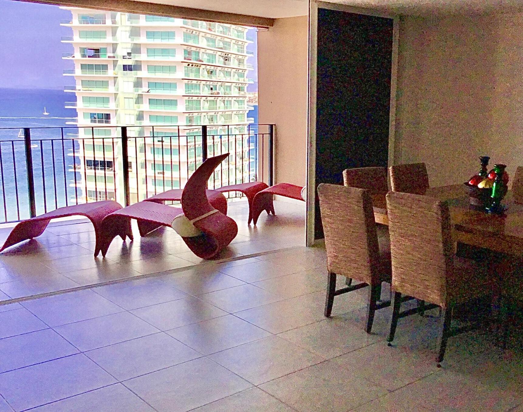 Apartamentos Grand Venetian Puerto Vallarta Ruang foto